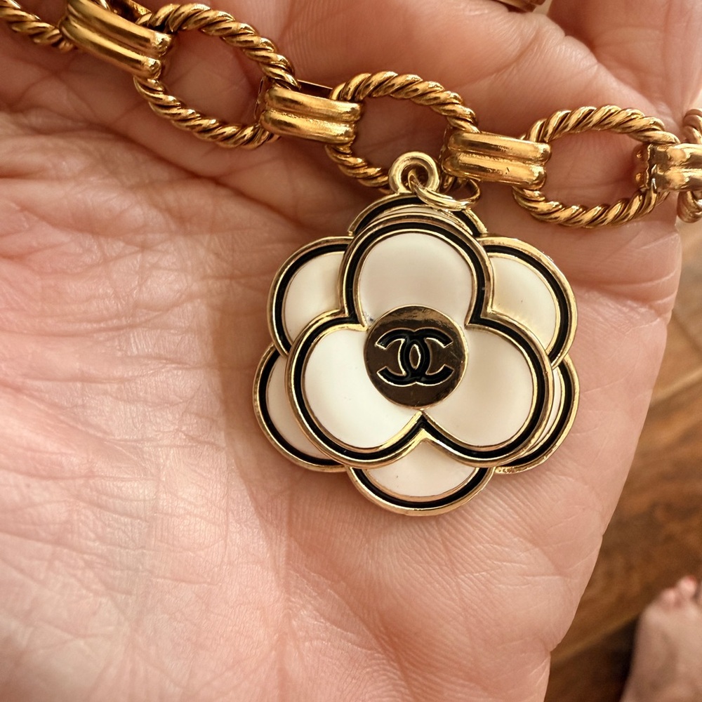 Chanel EUC Gold Tone bracelet
Camellia Enamel 3D charm on 7” 
Stainless Figaro - Picture 6 of 9